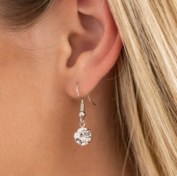 "What A Gem" - Silver Necklace With Solitaire - Picture 3 of 4